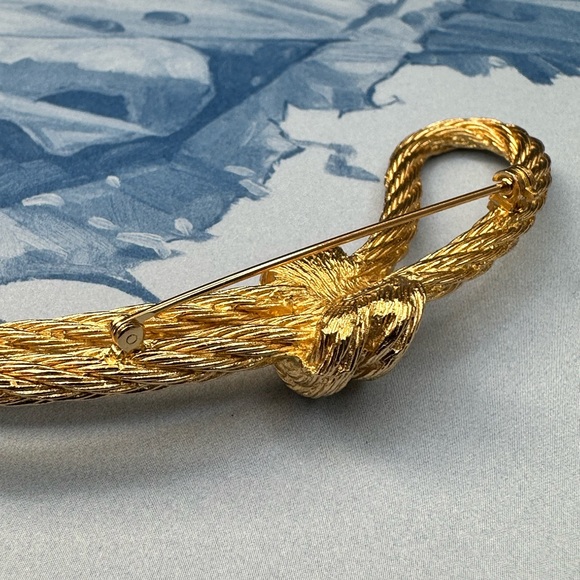 Vintage Large Christian Dior Pin Brooch Gold tone Cable Rope Knot. - Picture 5 of 9